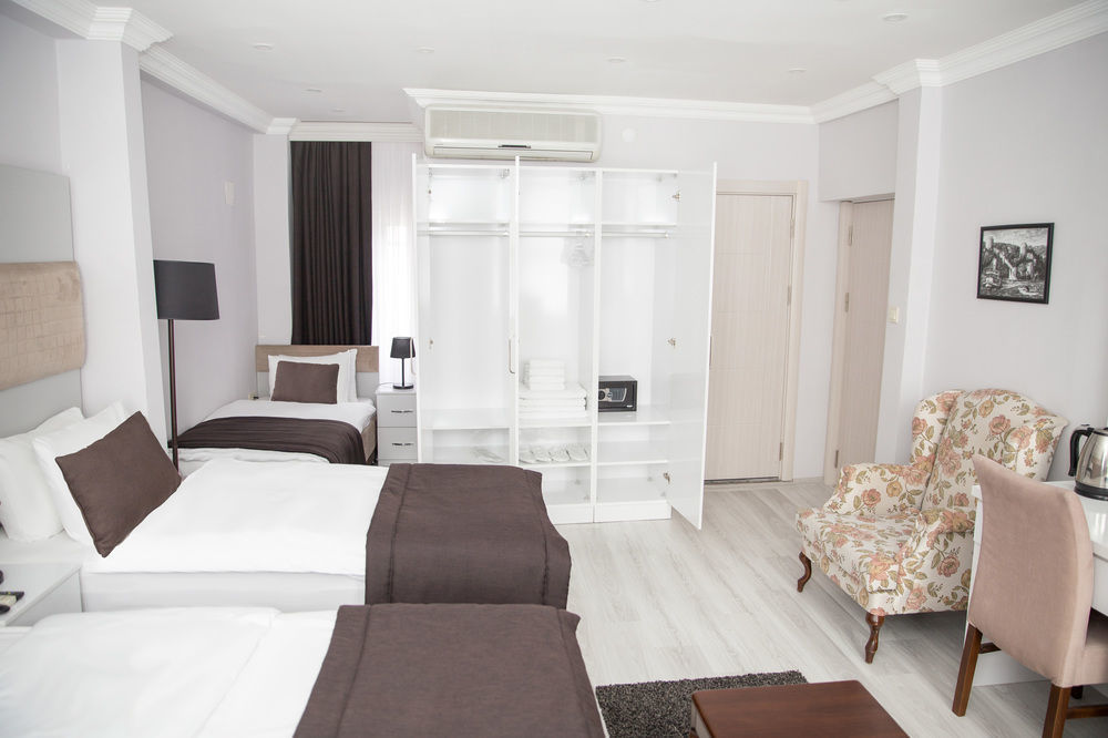 Bayer Hotel Istanboel Buitenkant foto